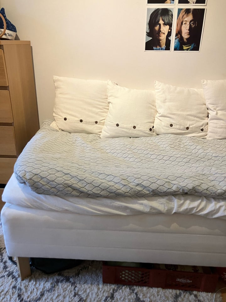 Enkeltseng, Ikea, b: 105 l: 200 h: 50