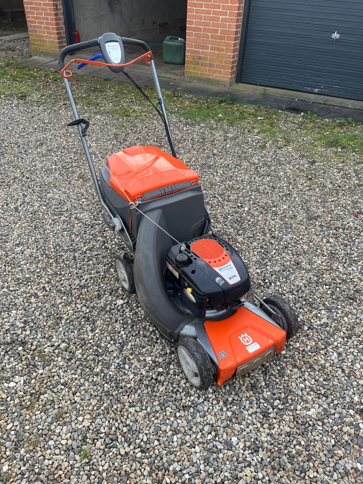 Selvkørende, Husqvarna LC48VE