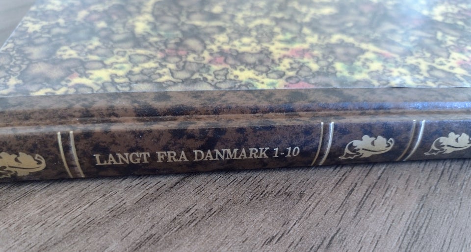 Langt fra Danmark 1-10, Axel Felix,