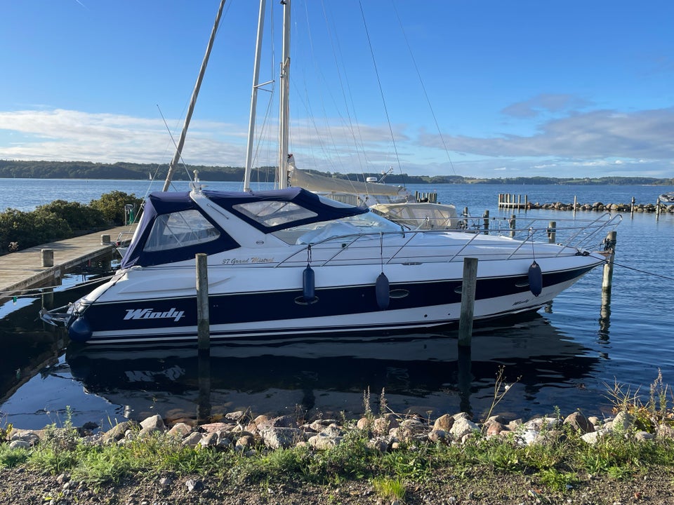 Windy 37 Grand Mistral Motorbåd