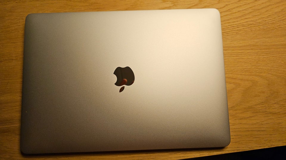 MacBook Air, A2337, M1 GHz