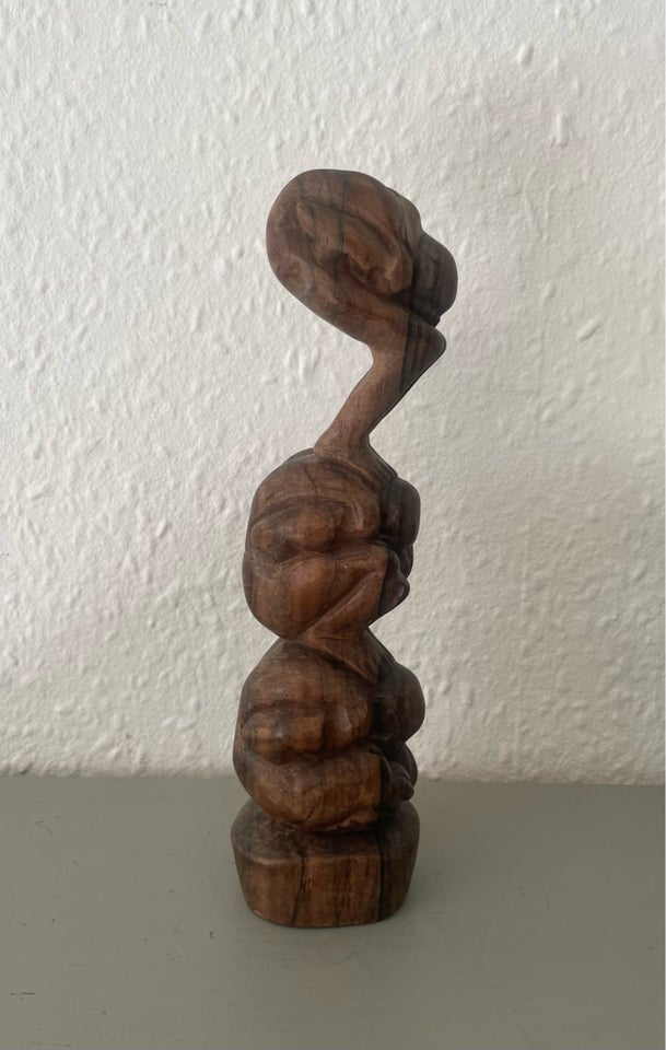 Træskulptur  motiv: Yogiman