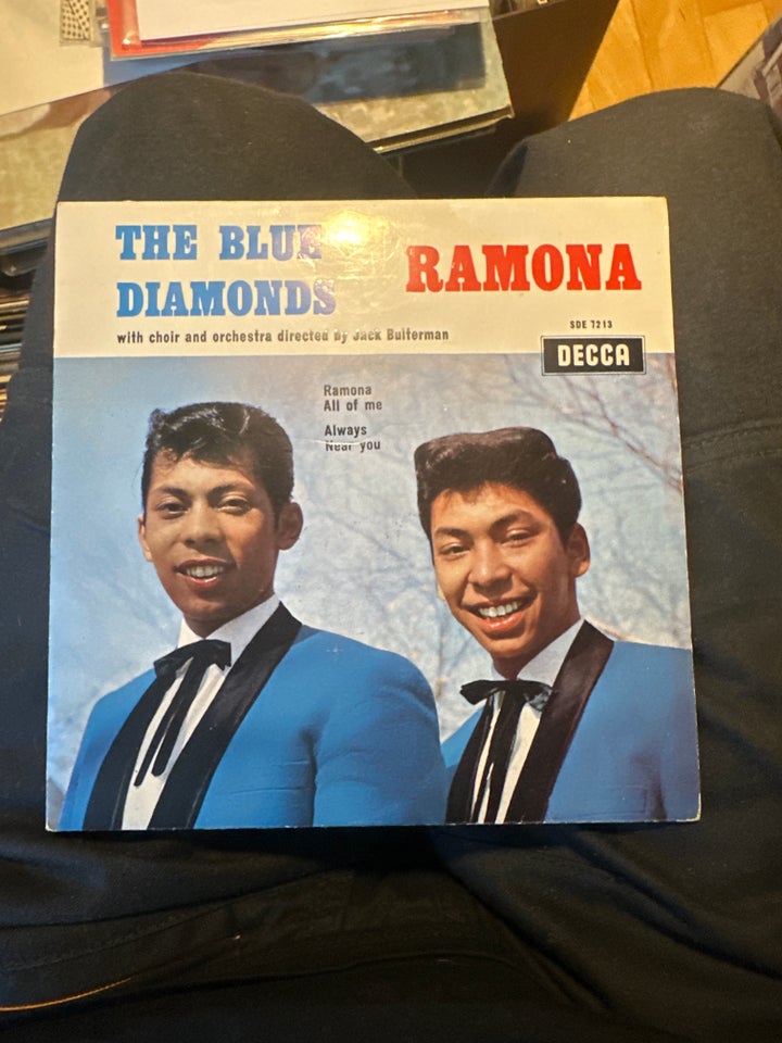 EP, The blue diamonds