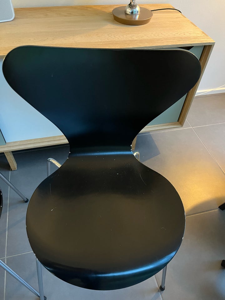 Arne Jacobsen, 3107, 7’er stol