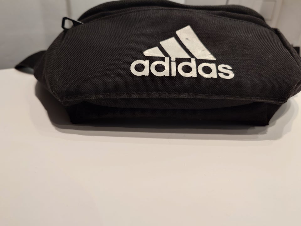 Bæltetaske, Adidas