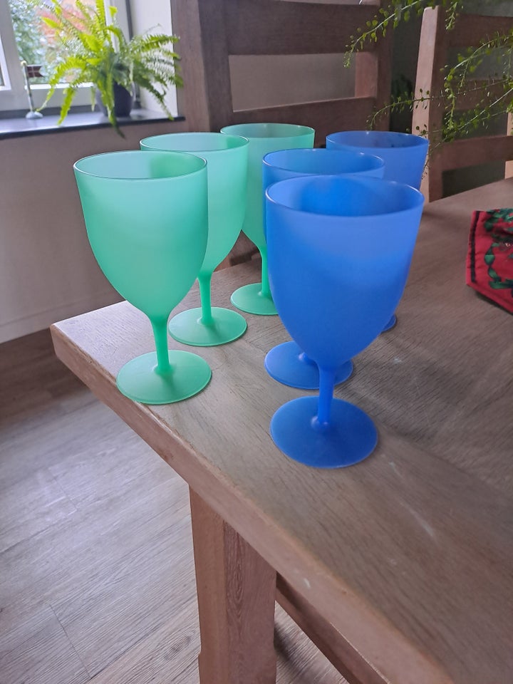 Andet, Plastik glas