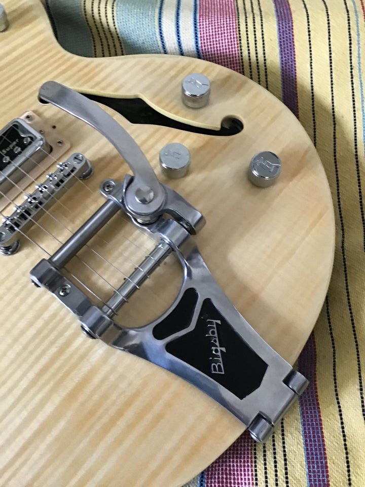 Halvakustisk, Epiphone