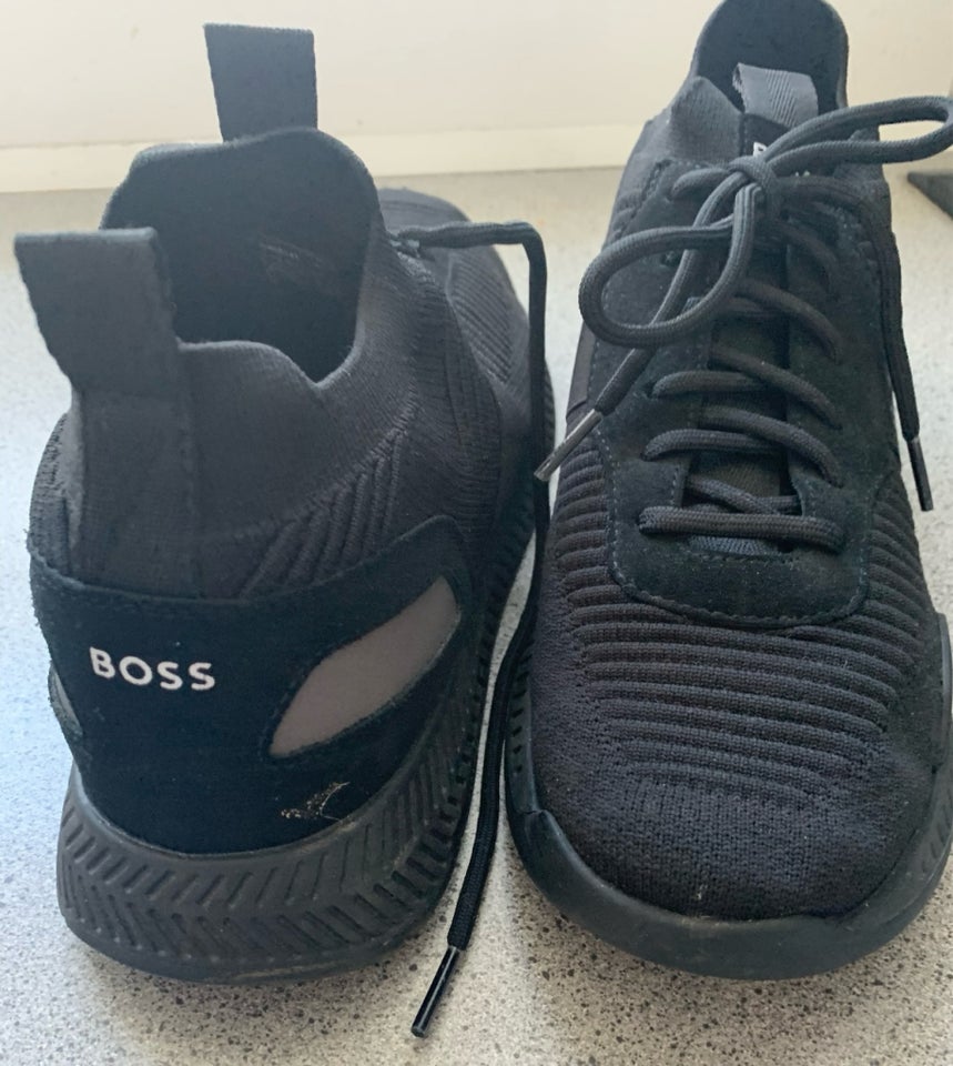 Sneakers, BOSS, str. 45