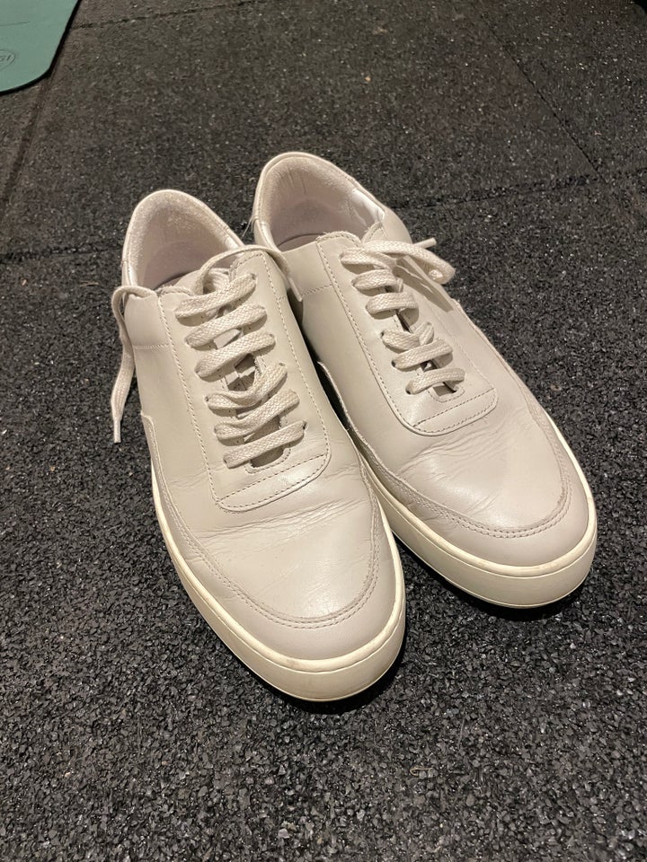 Sneakers, Filling pieces, str. 41