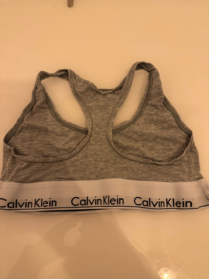 Andet, Calvin Klein, str. 36