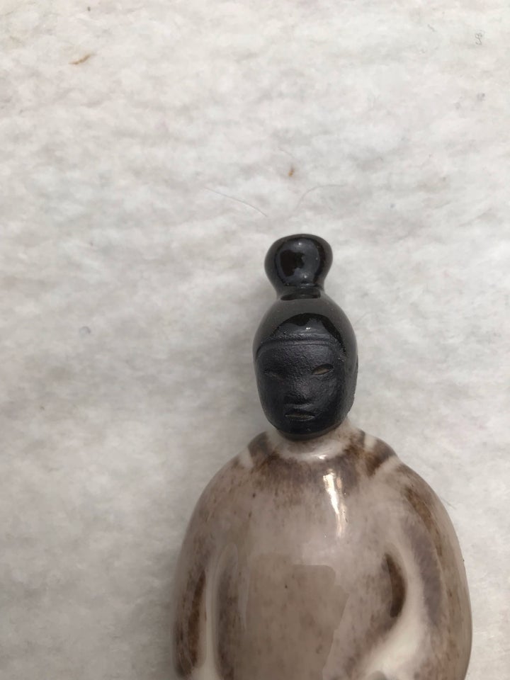 Porcelæn Inuit figur Hyllested