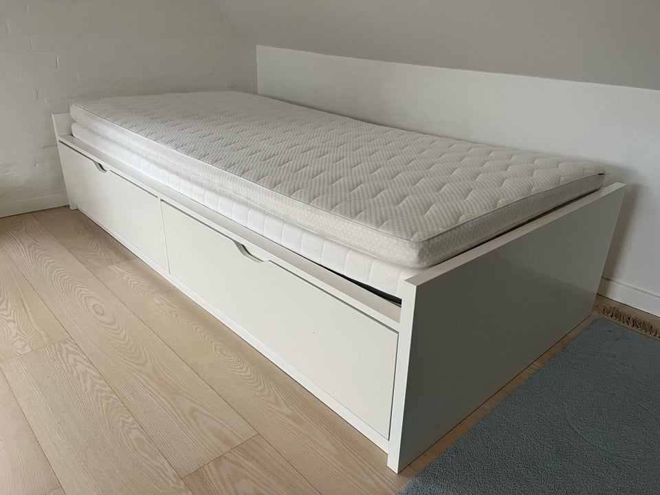 Enkeltseng, IKEA, b: 90 l: 200