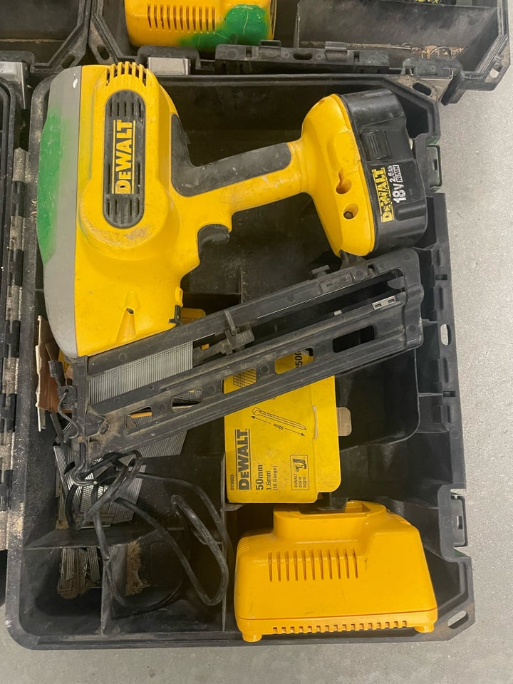 Skruemaskine, DeWalt