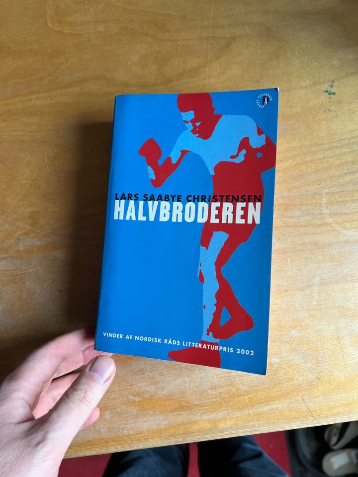 Halvbroderen, Lars Saabye