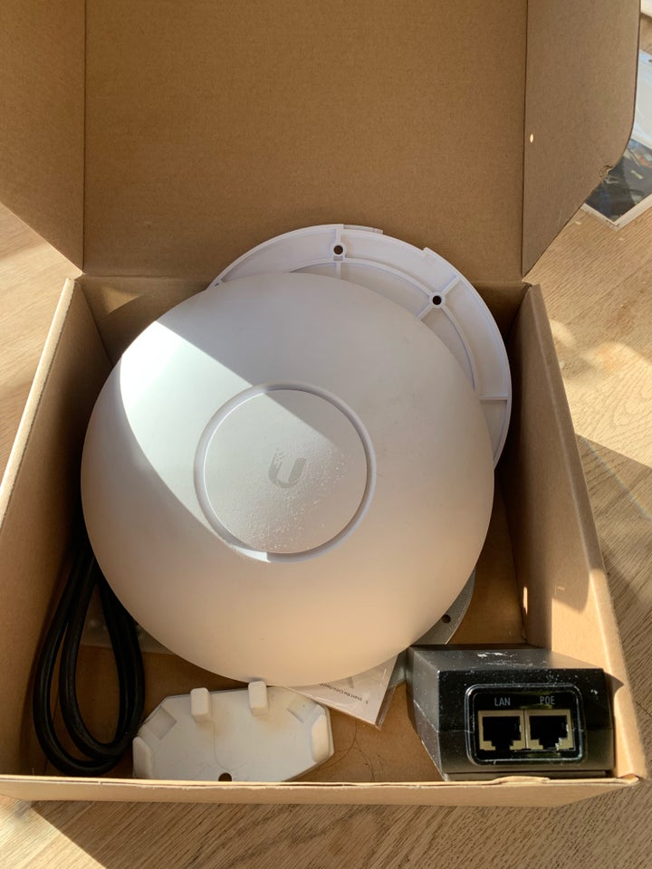 Access point, UniFi AP-AC Pro,