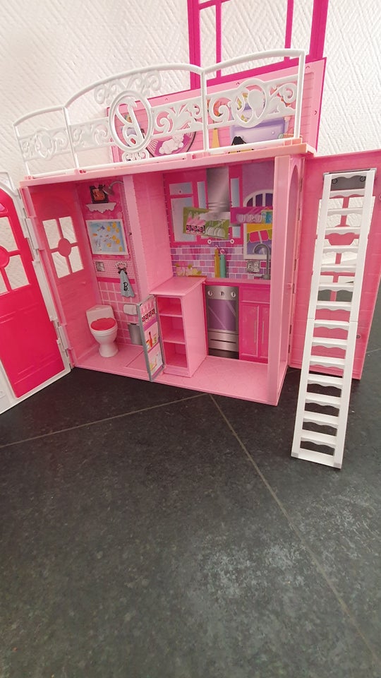 Barbie, Barbie hus i 2 etager/