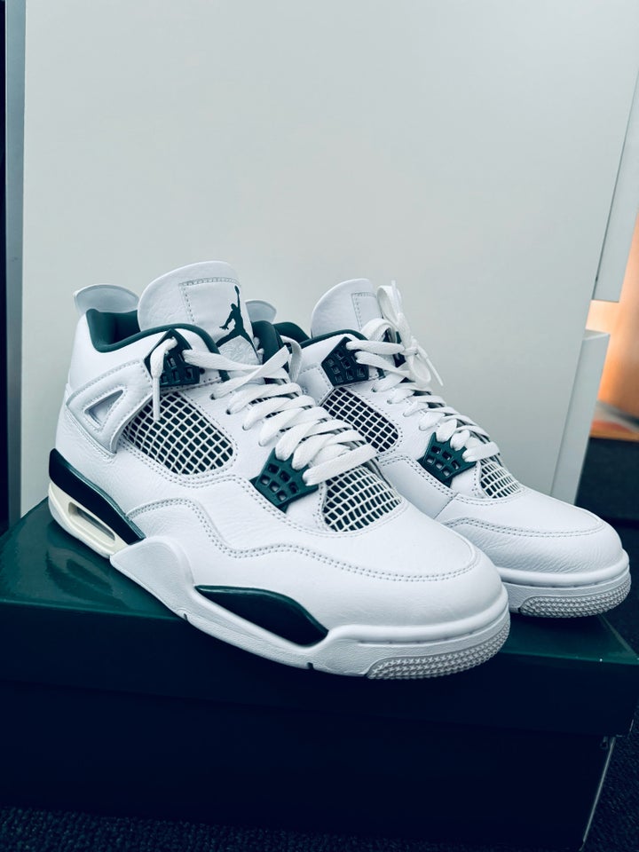 Sneakers Jordan str 42