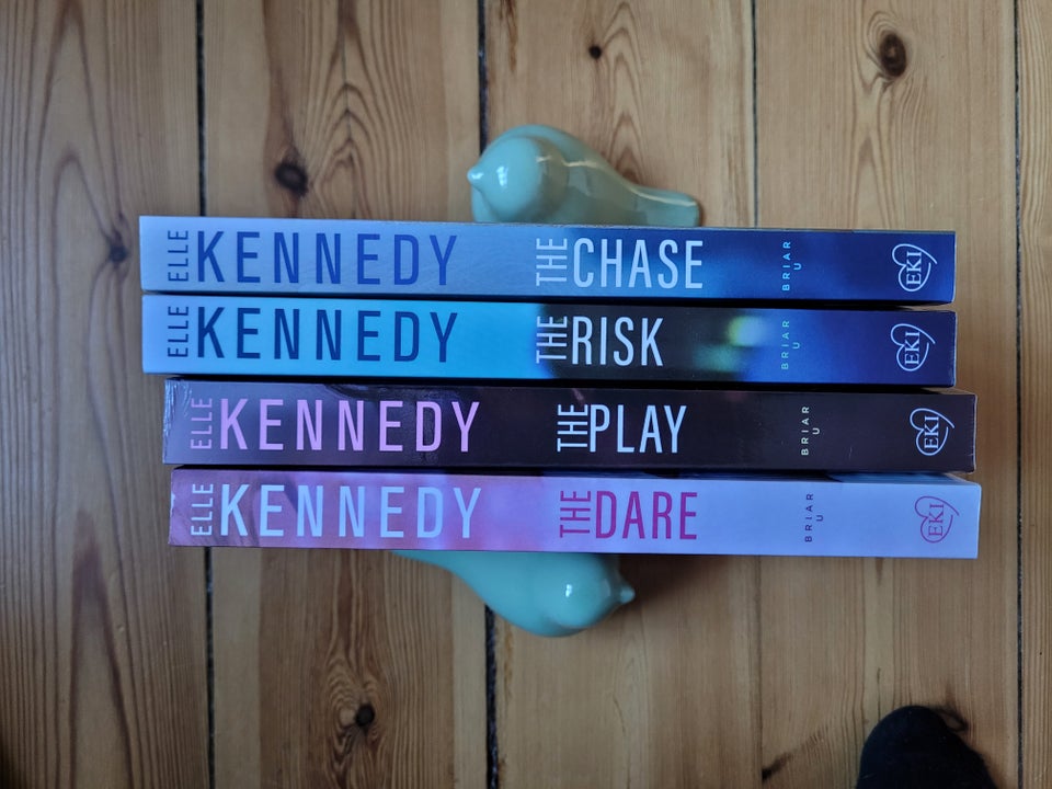 Briar U, Elle Kennedy, genre: