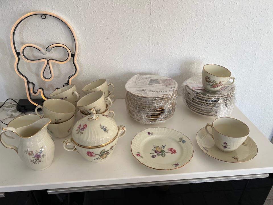 Porcelæn, Kaffestel, Royal