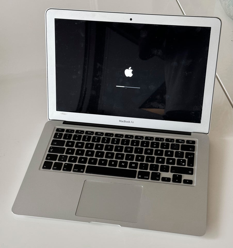 MacBook Air 13 inch 18 Ghz Dual