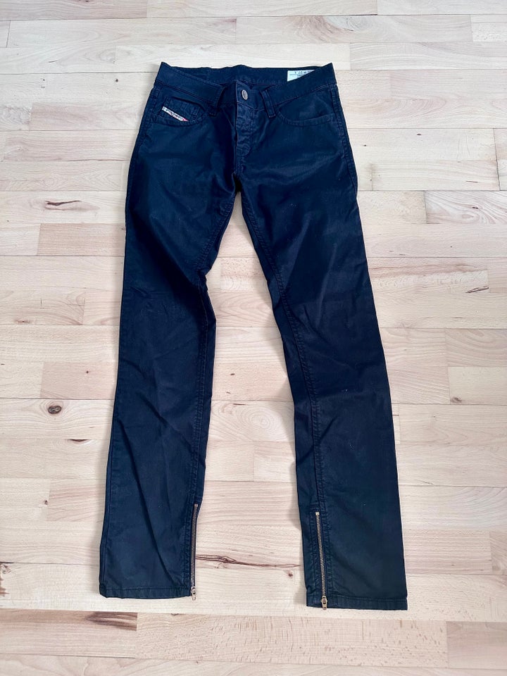 Jeans, Diesel, str. 27