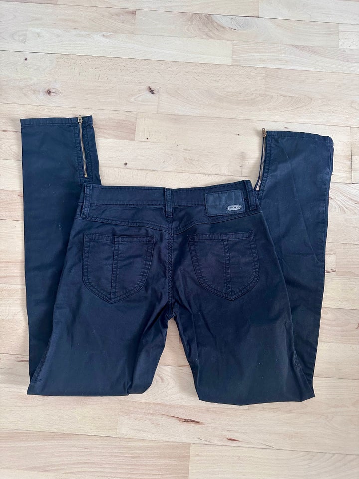 Jeans, Diesel, str. 27