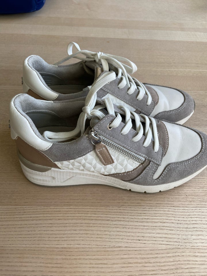 Sneakers, str. 41, Tamaris