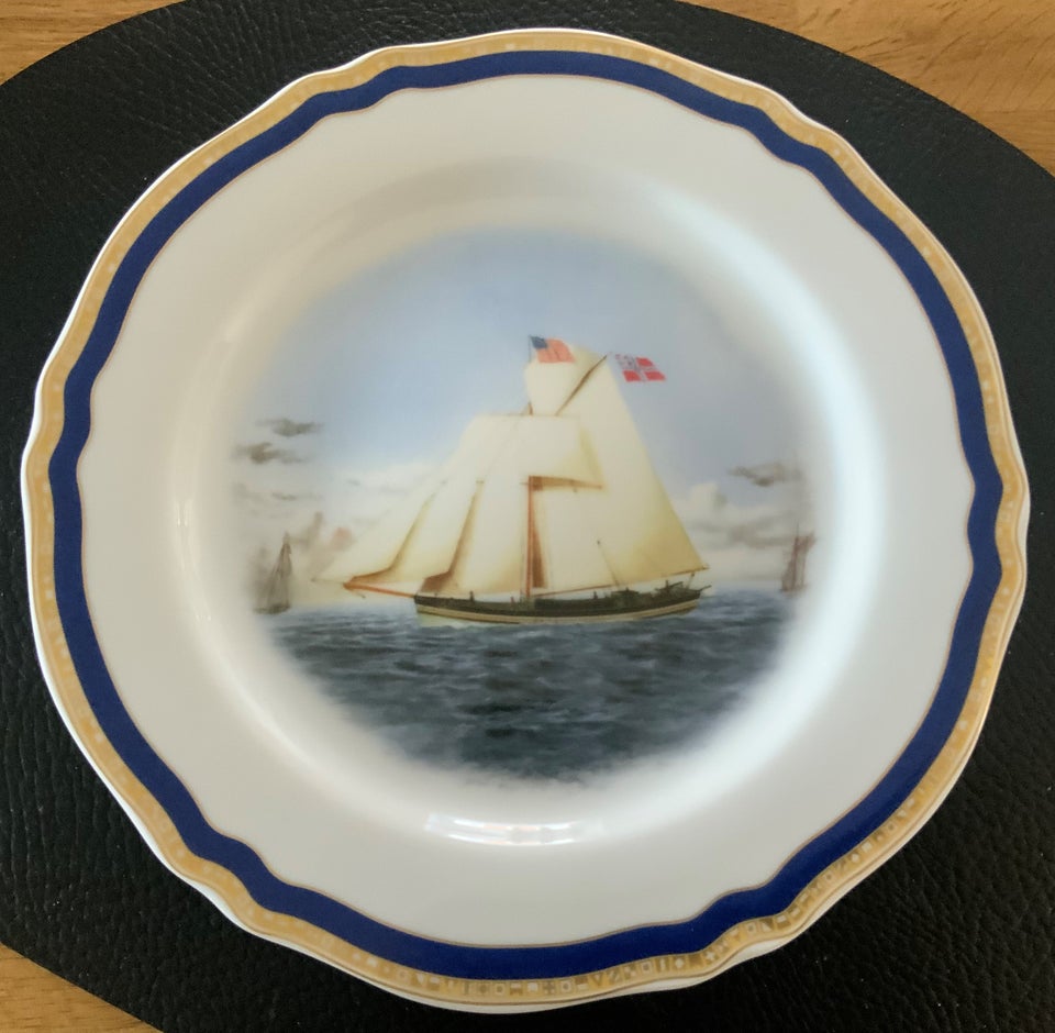 Porcelæn 14 stk Tallerkener