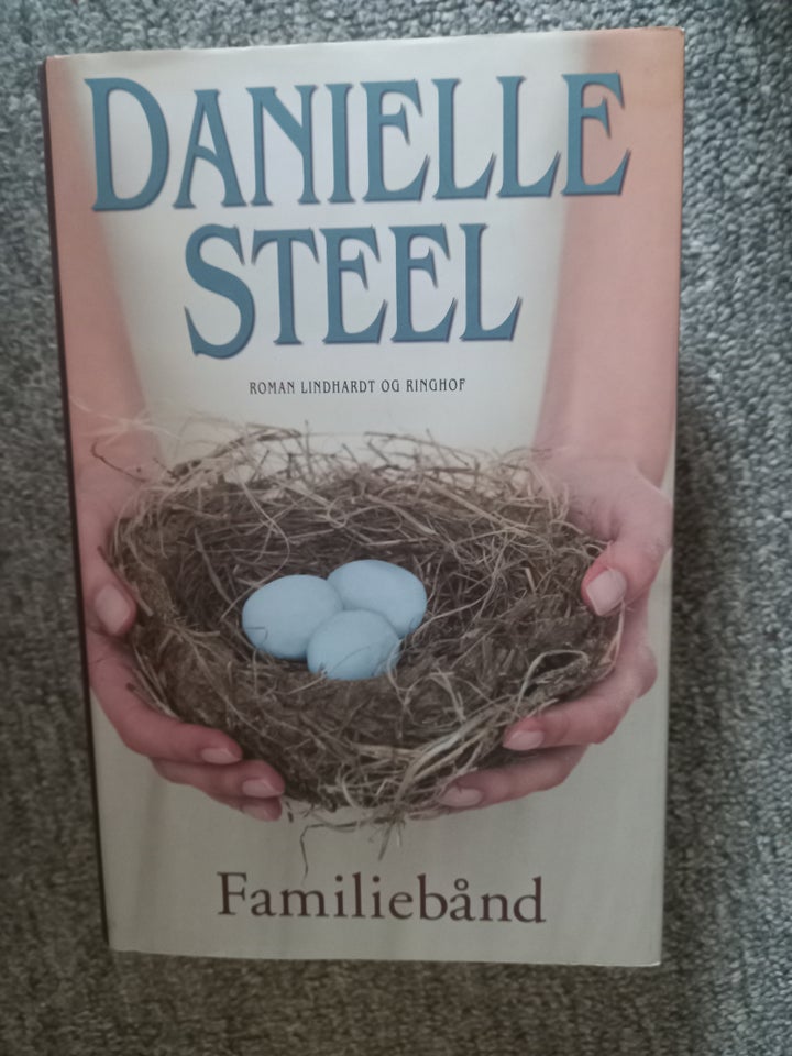 Familiebånd, Danielle Steel,