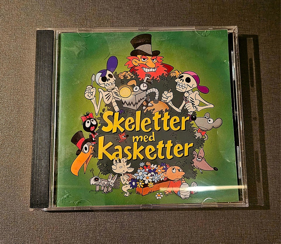 Skeletter med kasketter anden