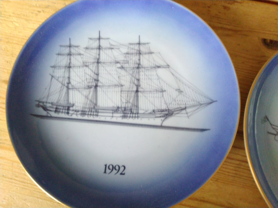 5 gamle marineplatter Bing og