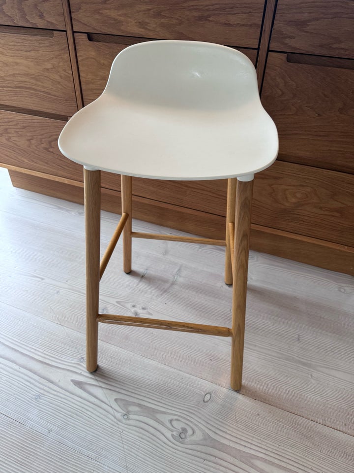 Normann Copenhagen, Barstol