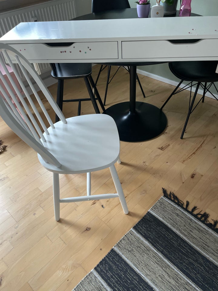 Skrive bord og stol Ikea
