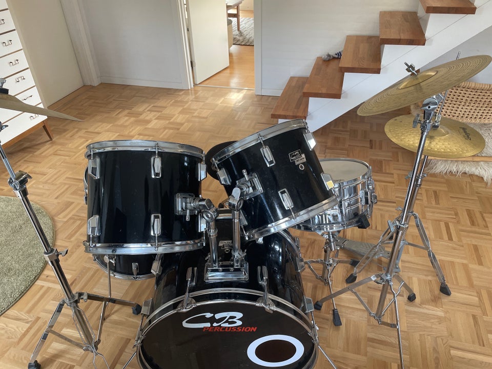 Andet, Cb percussion og perl