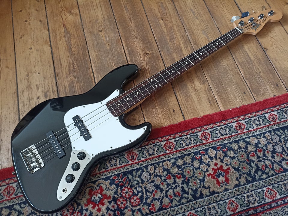 Elbas, Fender (Mex) Jazz Bass