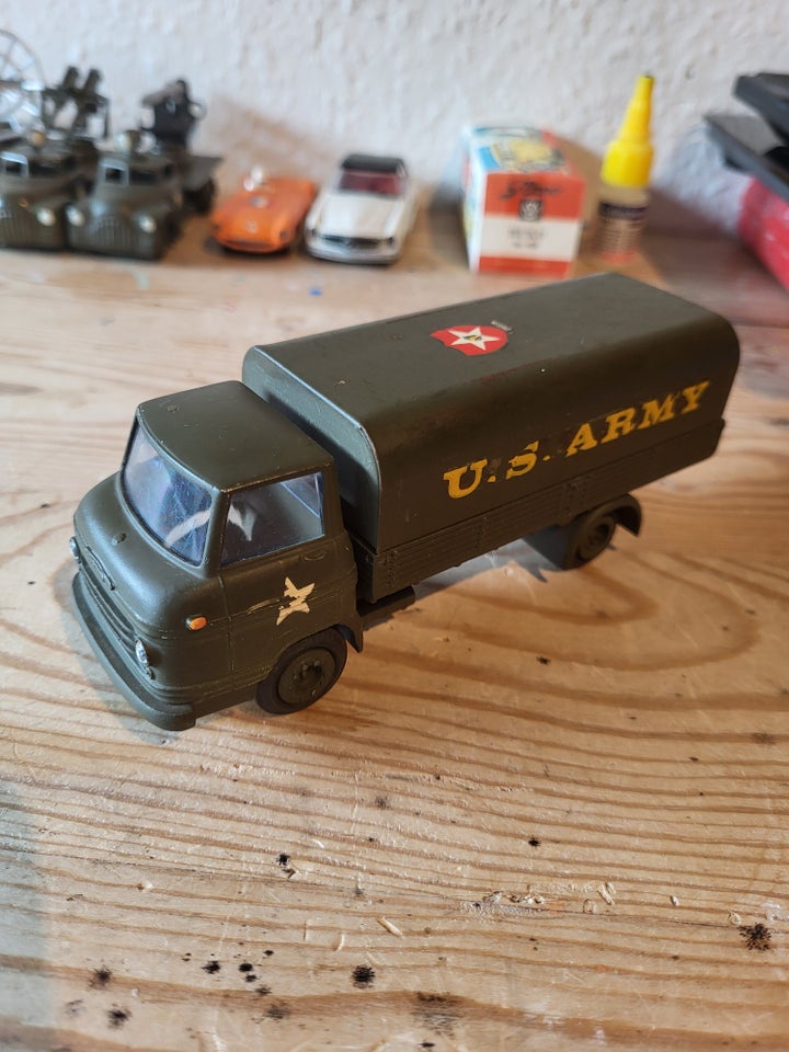 Modelbil Tekno Volvo militære