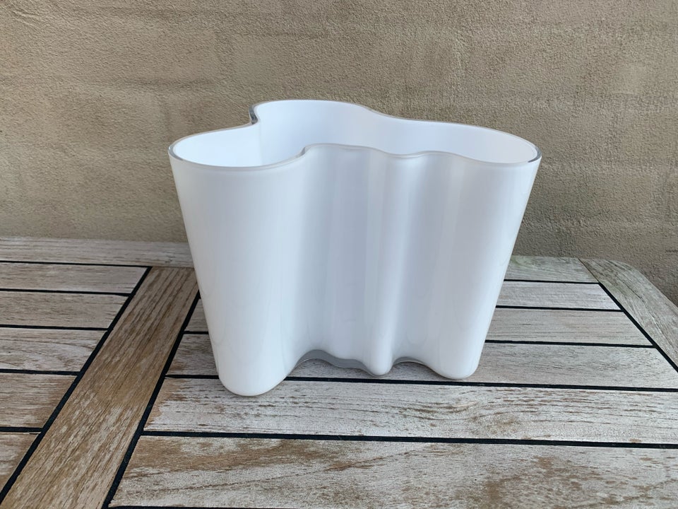 Glas, Alvar Aalto vase i opal hvid -