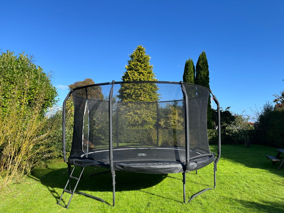 Trampolin, Salta 427 cm