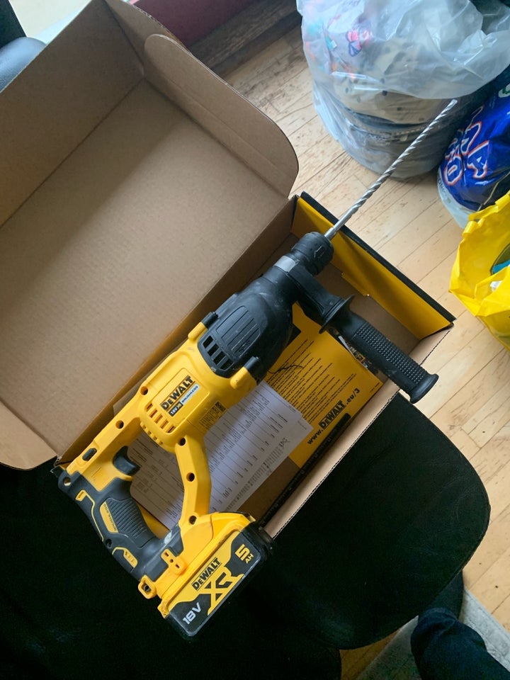 Borehammer, DeWalt