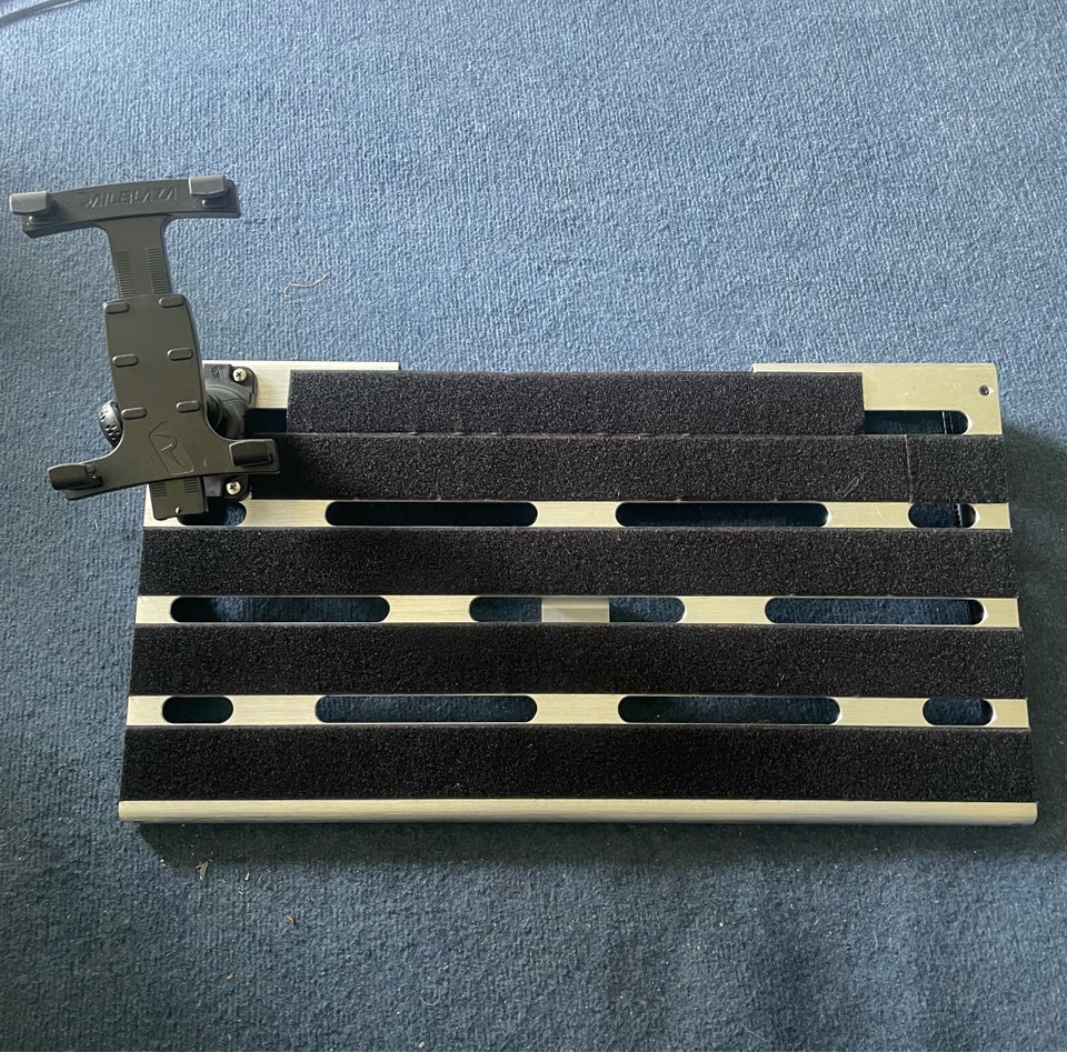 Fender Board m. iPad holder.