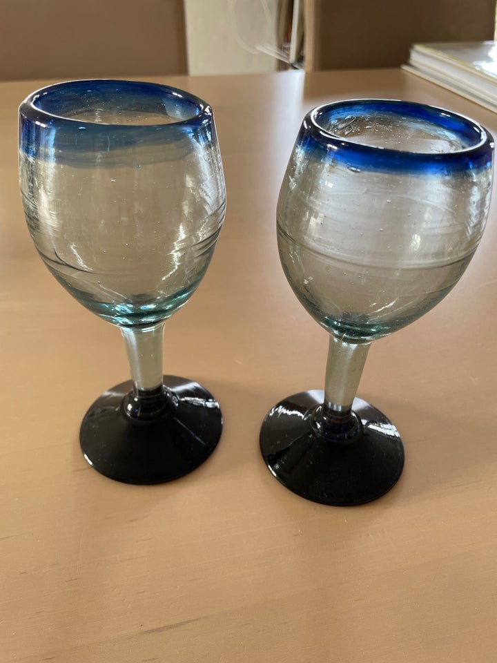 2 mundblæste vinglas Glas