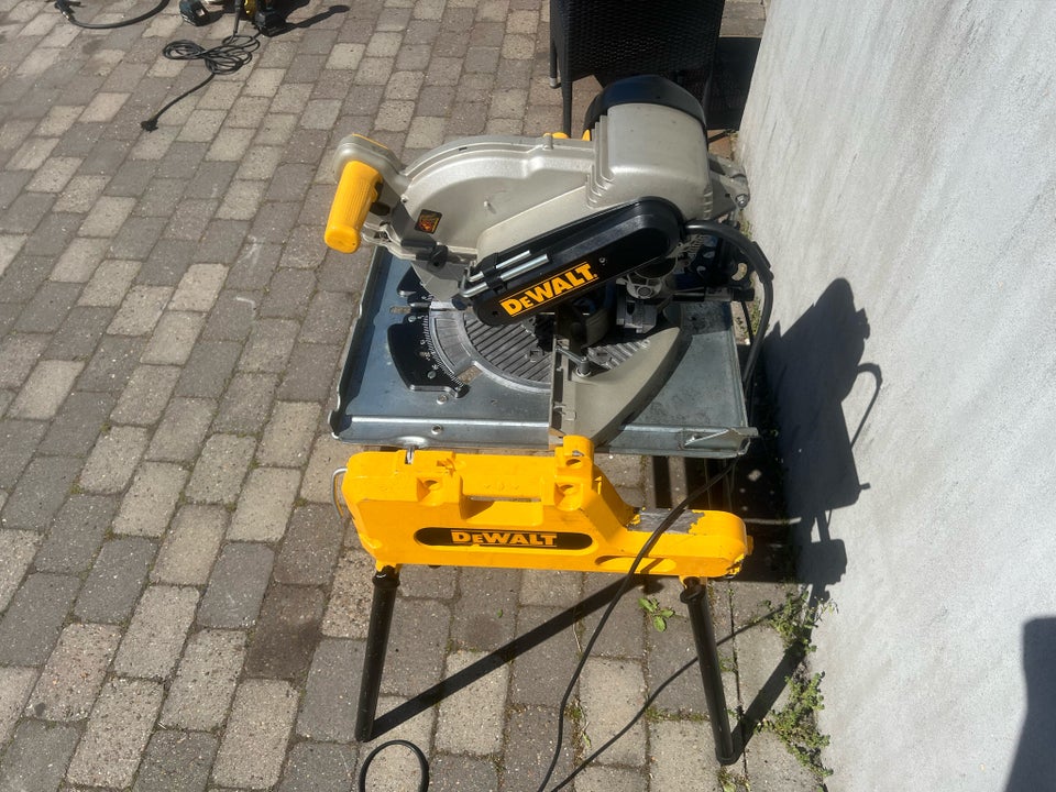 Kap- og geringssav Dewalt dw743