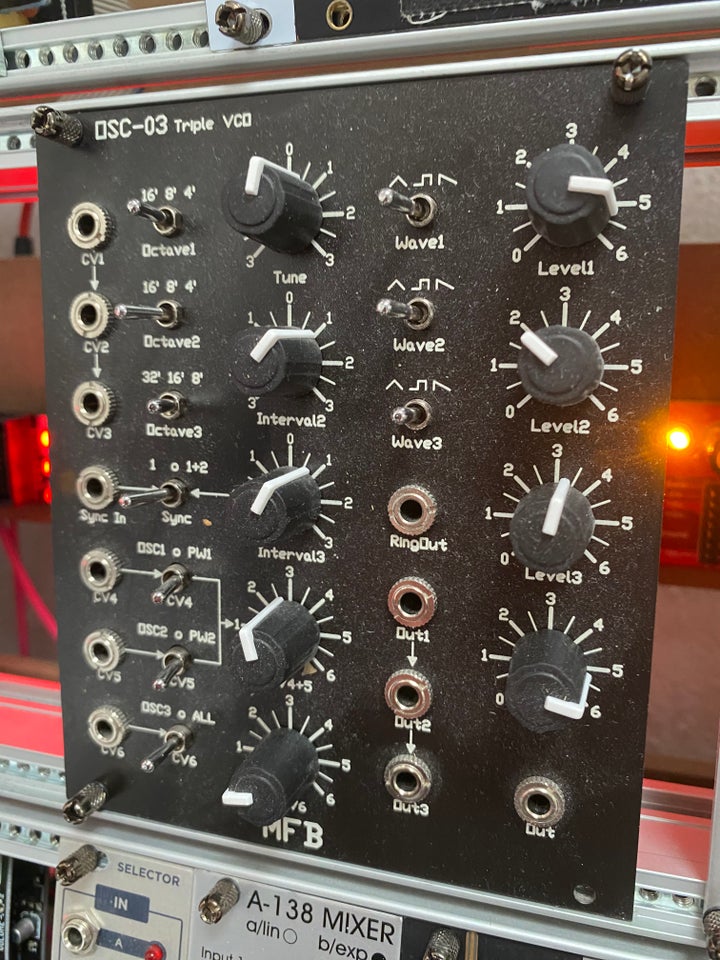 Synthesizer, MFB OSC-03 Triple VCO