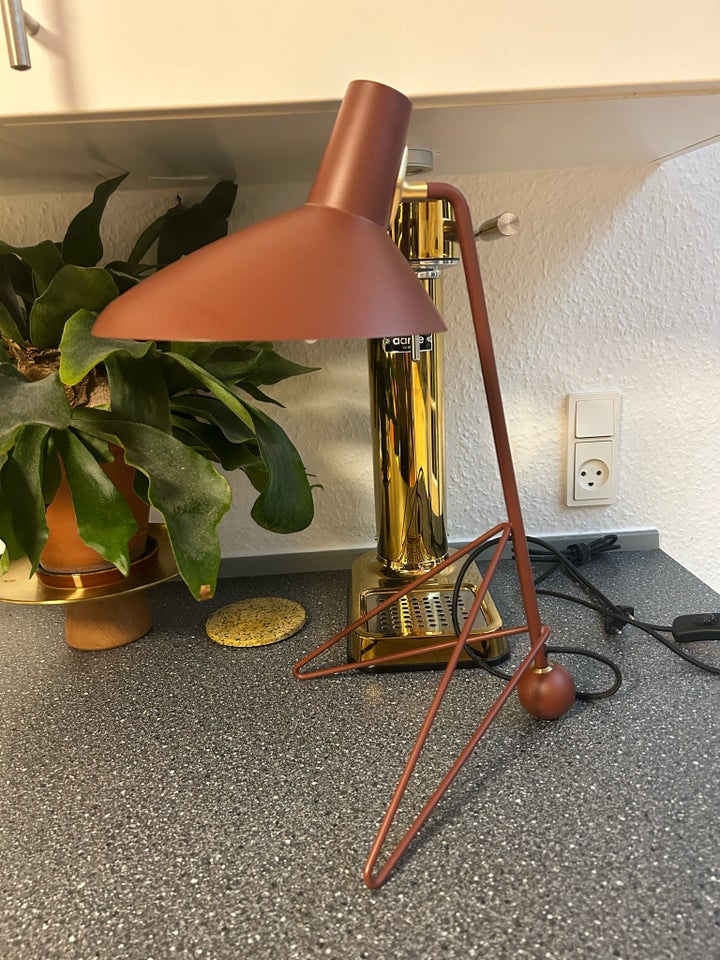 Anden bordlampe, tradition