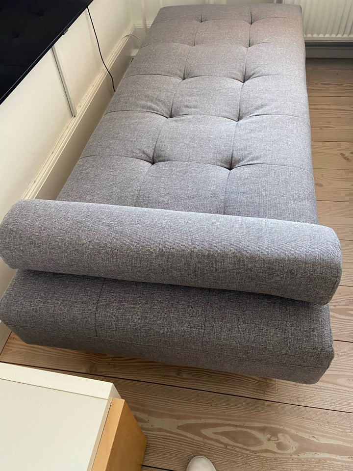 Sovesofa b: 80 l: 200 h: 42