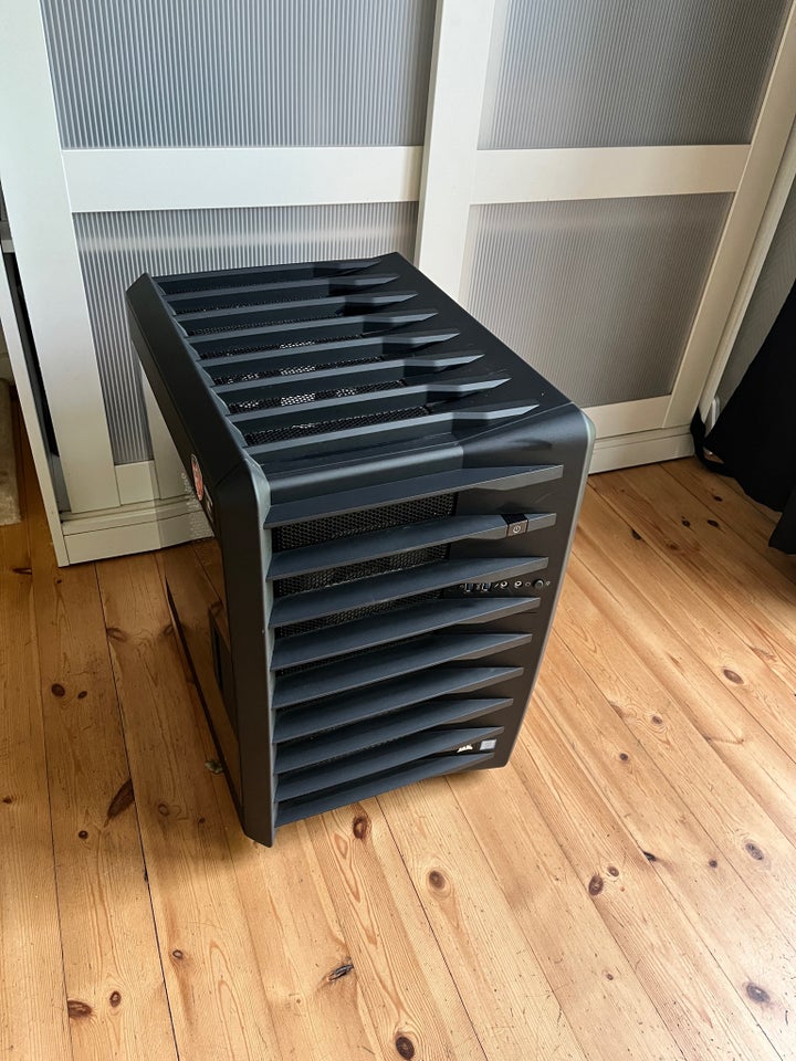 CORSAIR mid-tower cases