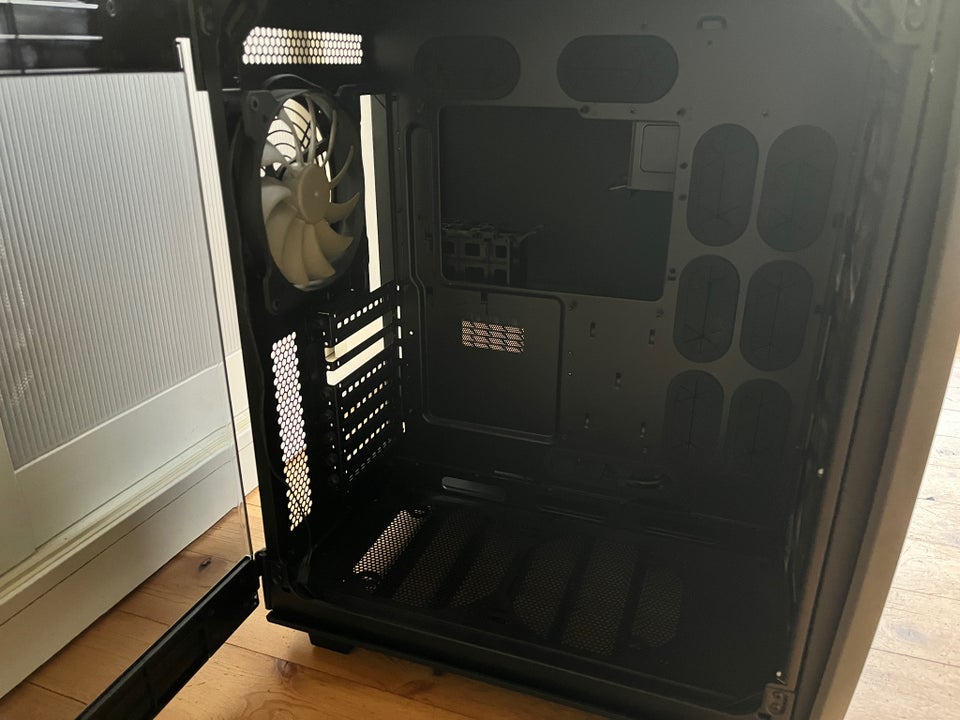 CORSAIR mid-tower cases