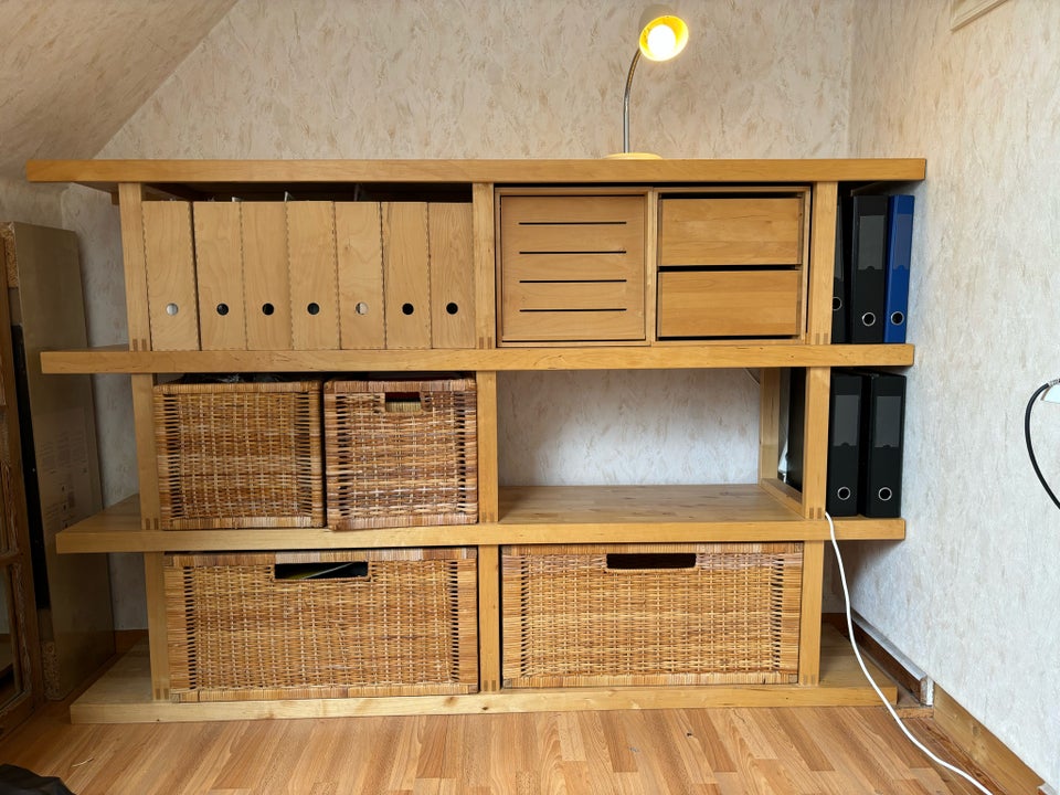 Reol, Ikea norrebo, b: 185 d: 38 h: