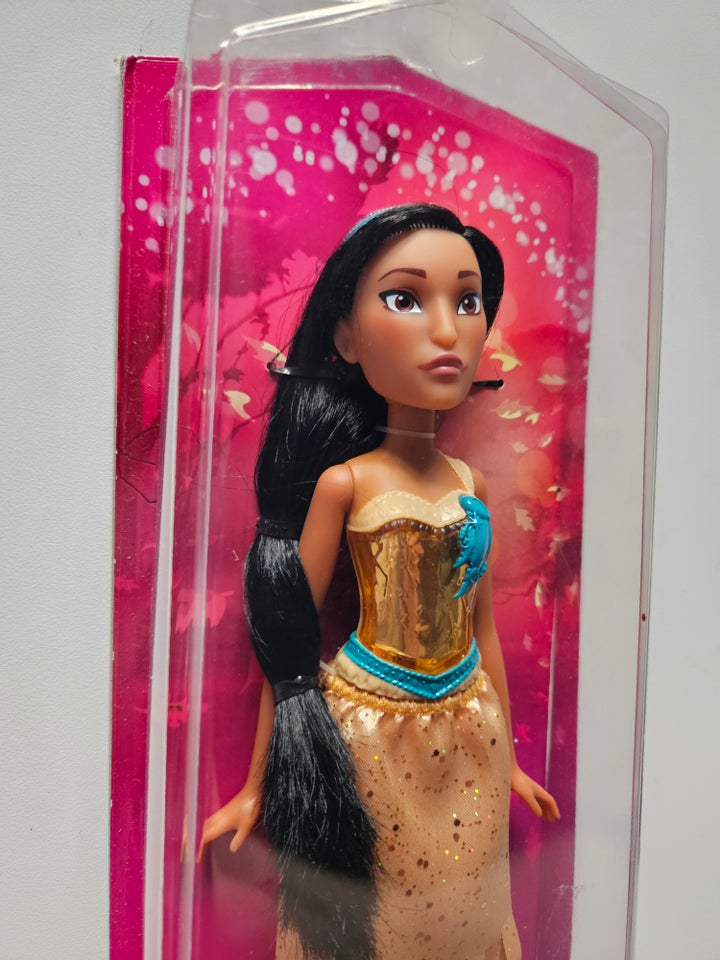 Barbie, Pocahontas Disney dukke