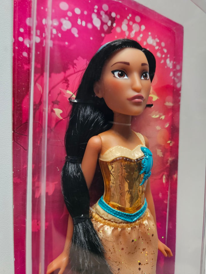 Barbie, Pocahontas Disney dukke